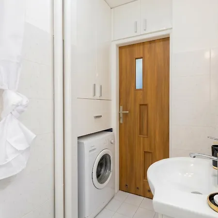 Urban Chic - One Bedroom - - Zelazna דירה *